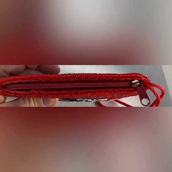 VINTAGE: small, beaded wristlet bag - Picture 11 of 13